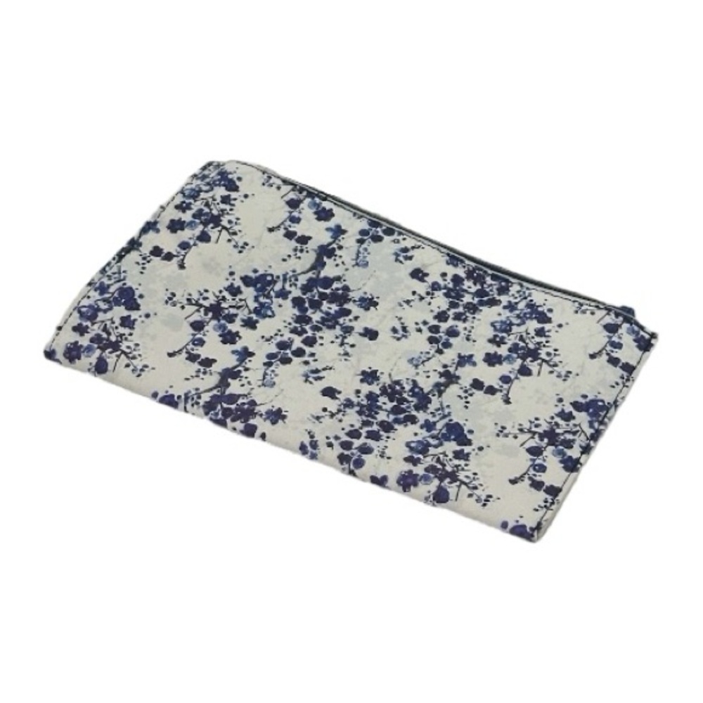 NWT Beauty.com White & Blue Floral Zip Pouch Cosmetics Bag Cottagecore Case